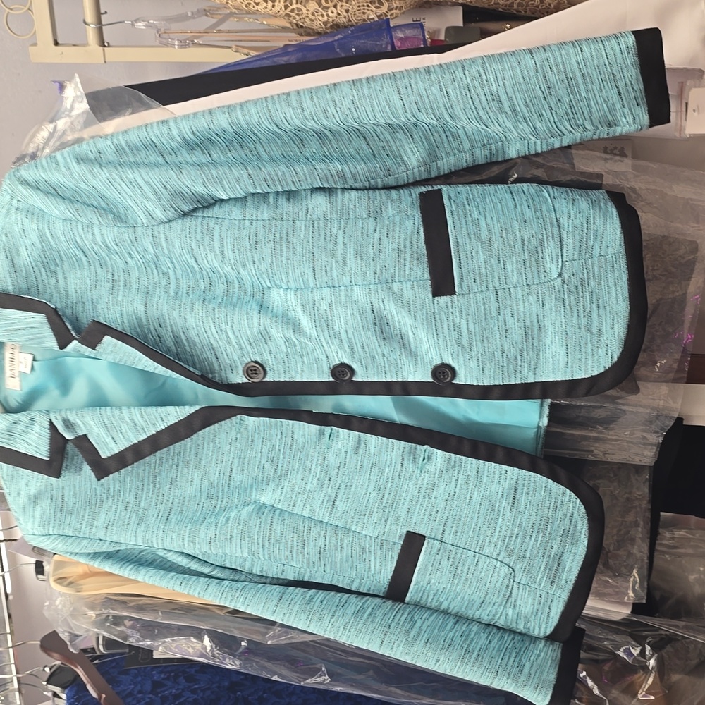 Jacket with lapel